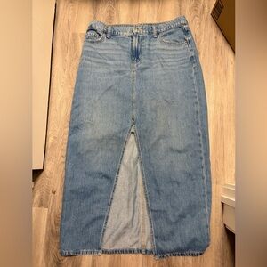 Midrise Old Navy Denim Maxi Skirt size US6